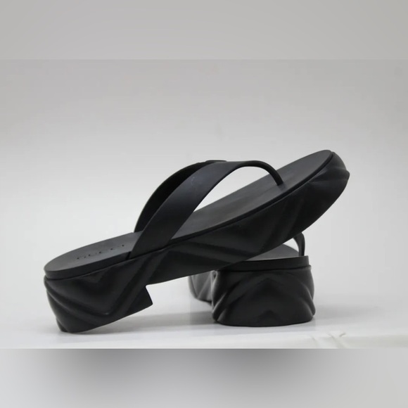 Gucci Women's Platform Thong Sandals. Size 40. - Picture 6 of 9